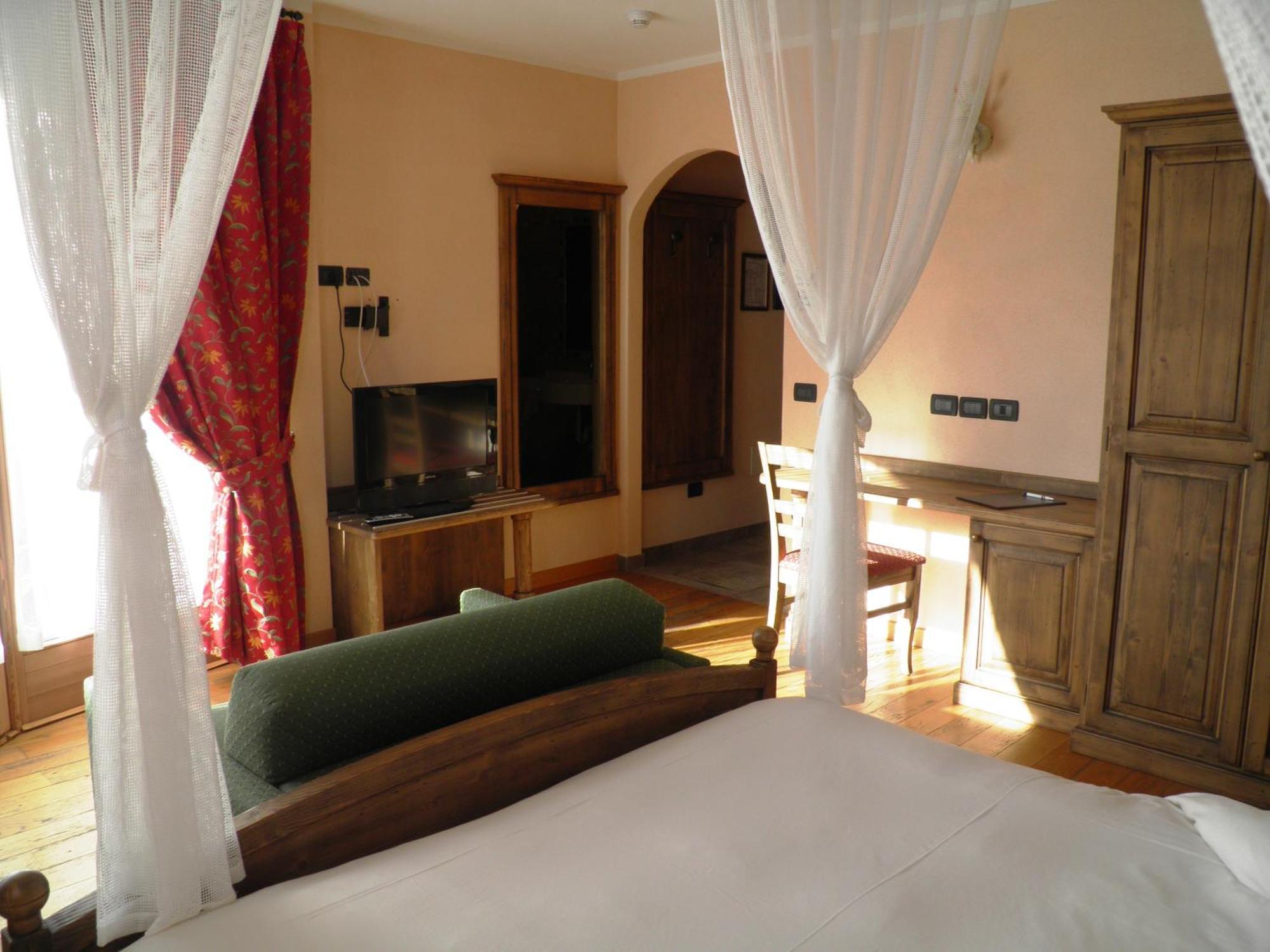 Hotel Pontiglia Ливиньо Номер фото