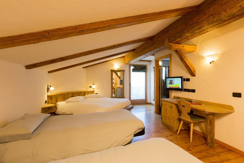 Hotel Pontiglia Ливиньо Экстерьер фото
